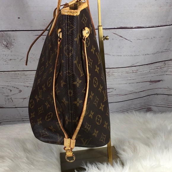 Authentic Louis Vuitton MM Neverfull Monogram - Picture 6 of 16